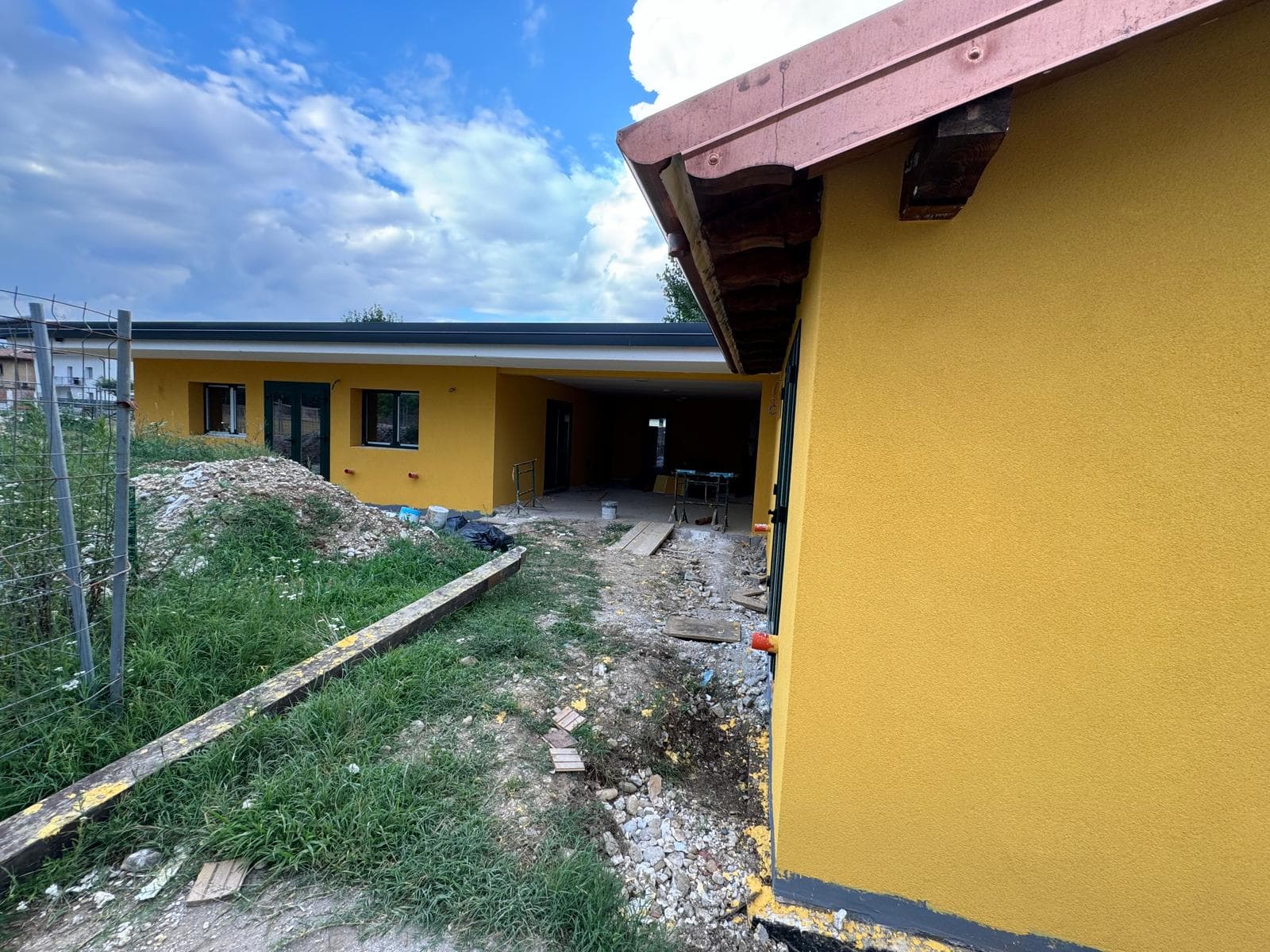 Copertura e rifinitura villa