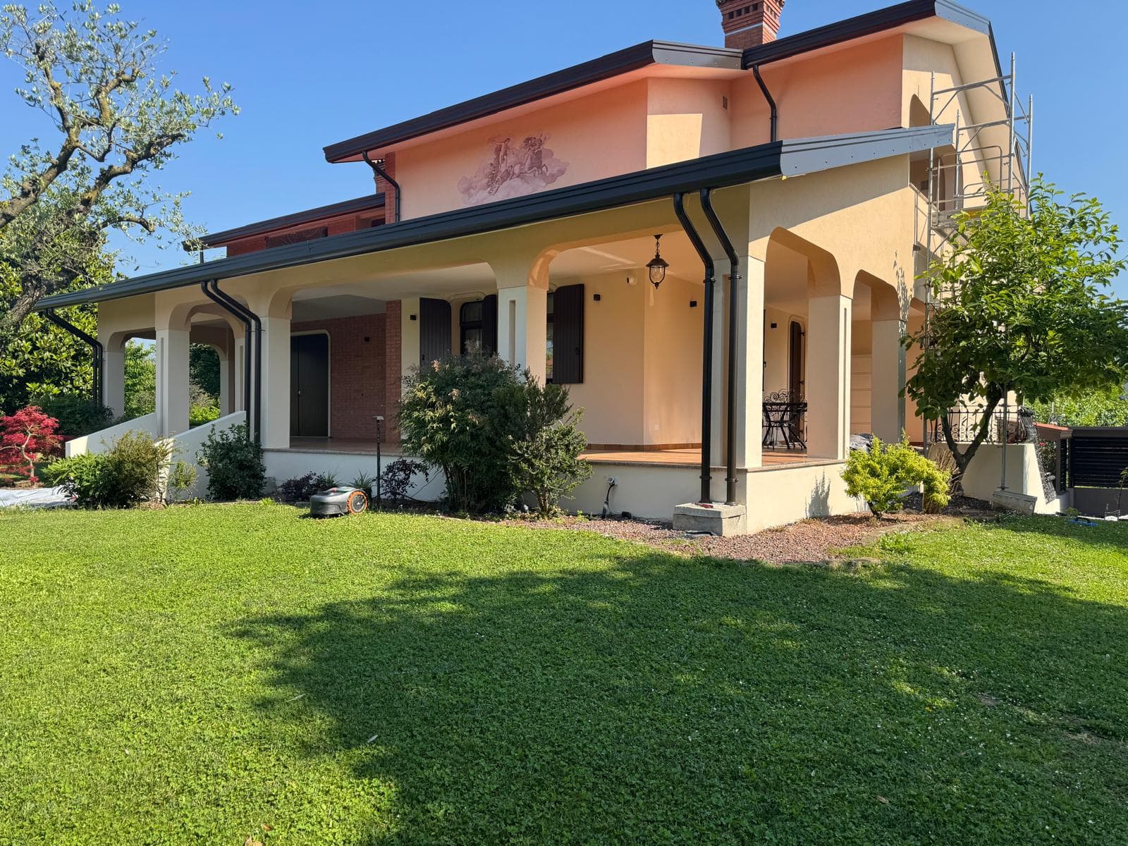 Copertura e rifinitura villa