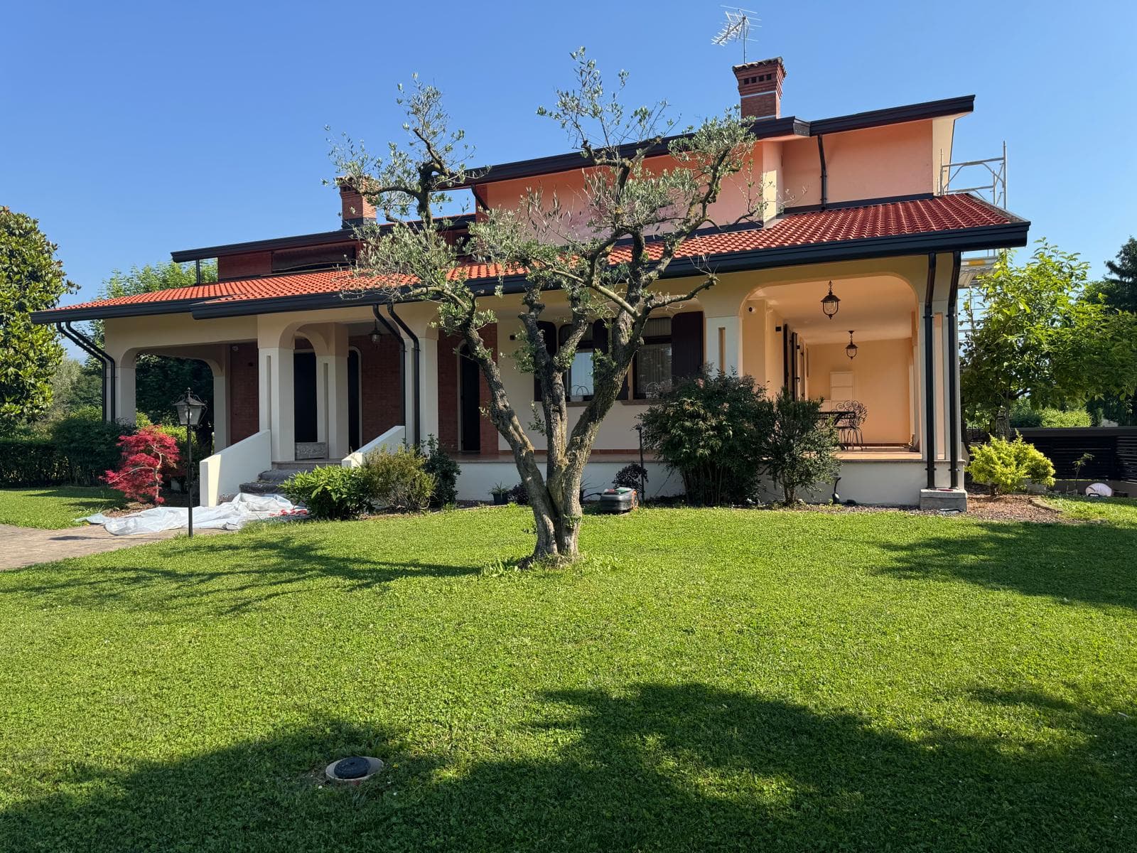 Copertura e rifinitura villa
