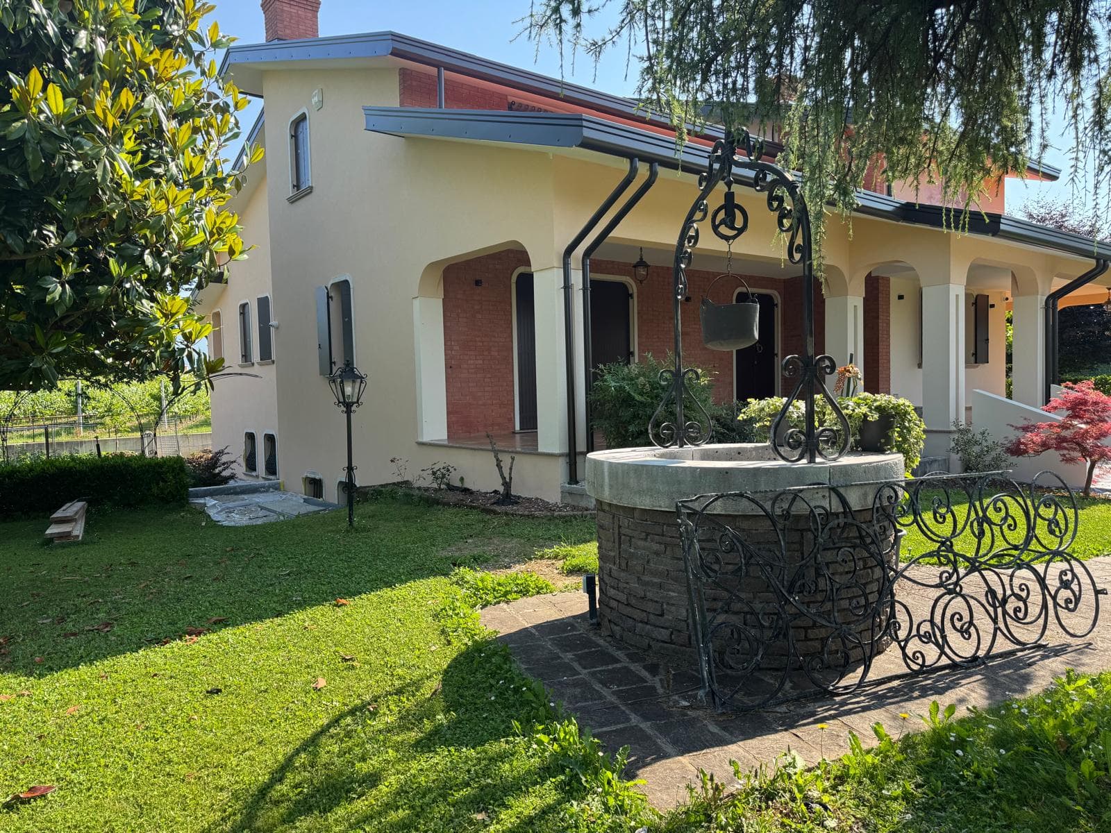 Copertura e rifinitura villa