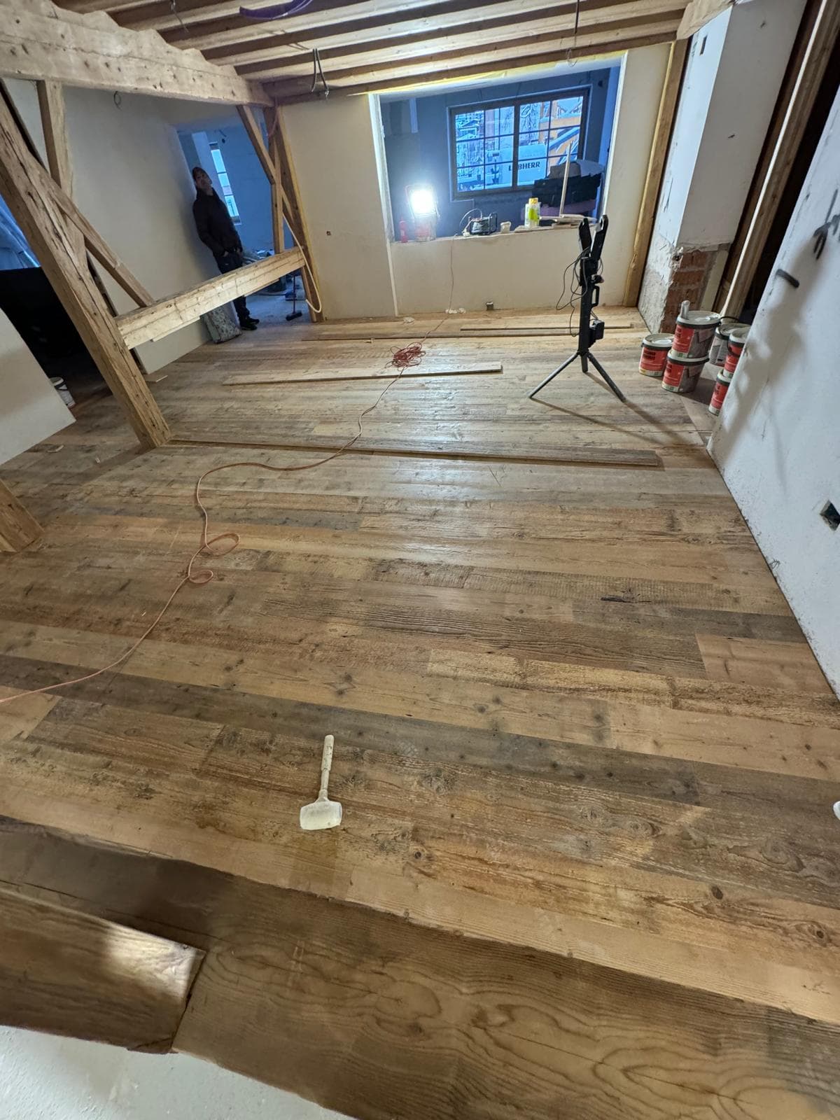 Posa pavimentazione in legno