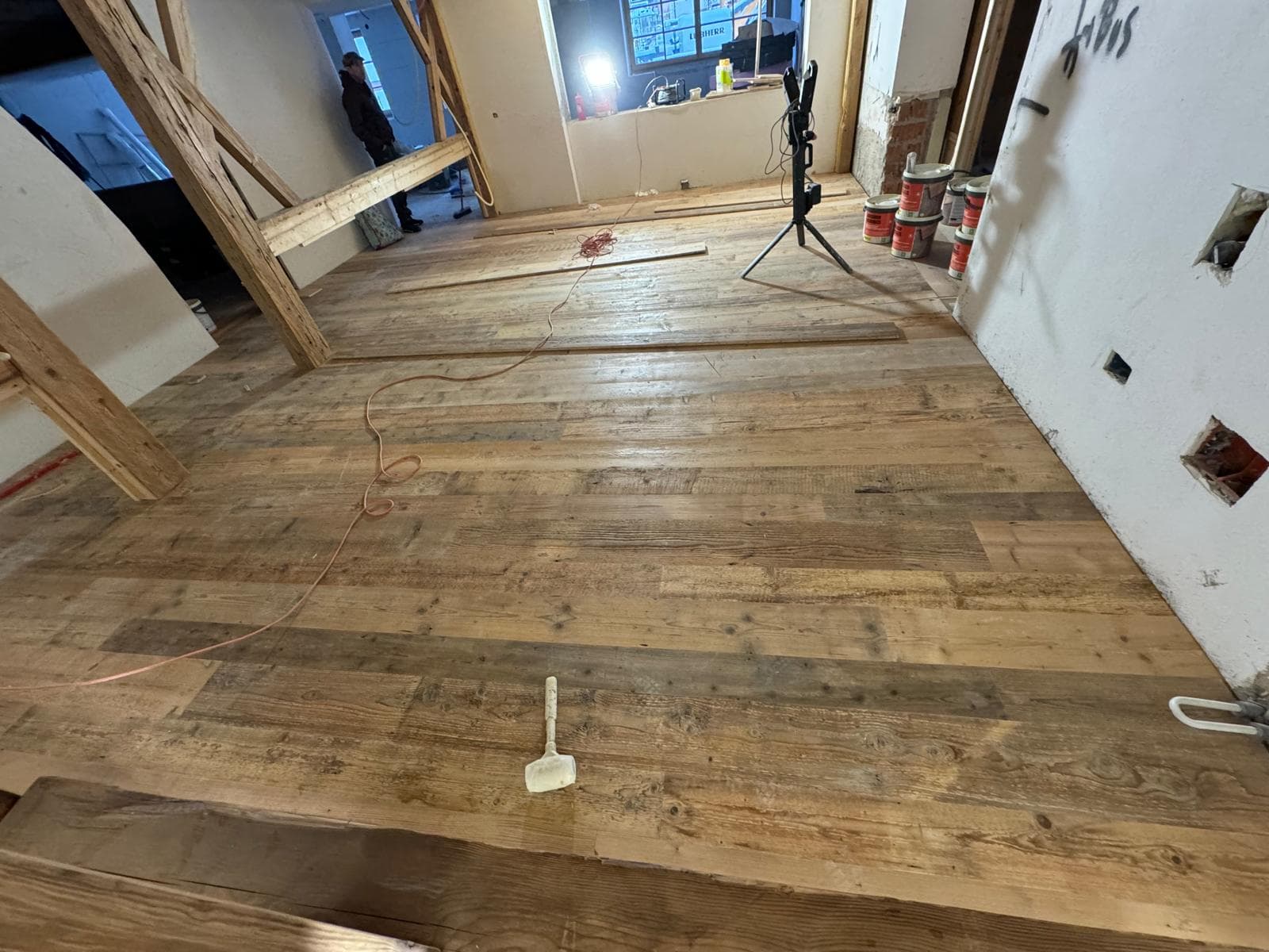 Posa pavimenti e finiture interne