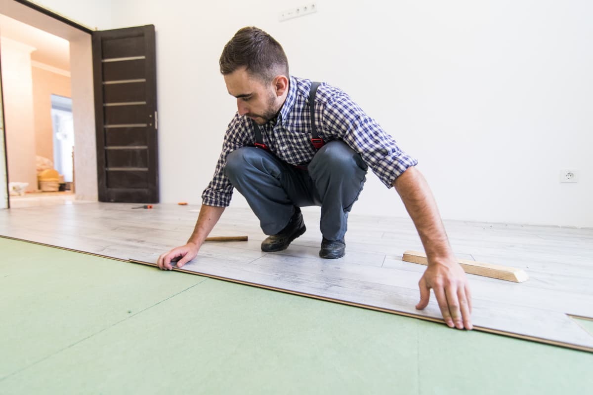 Posa pavimenti e finiture interne
